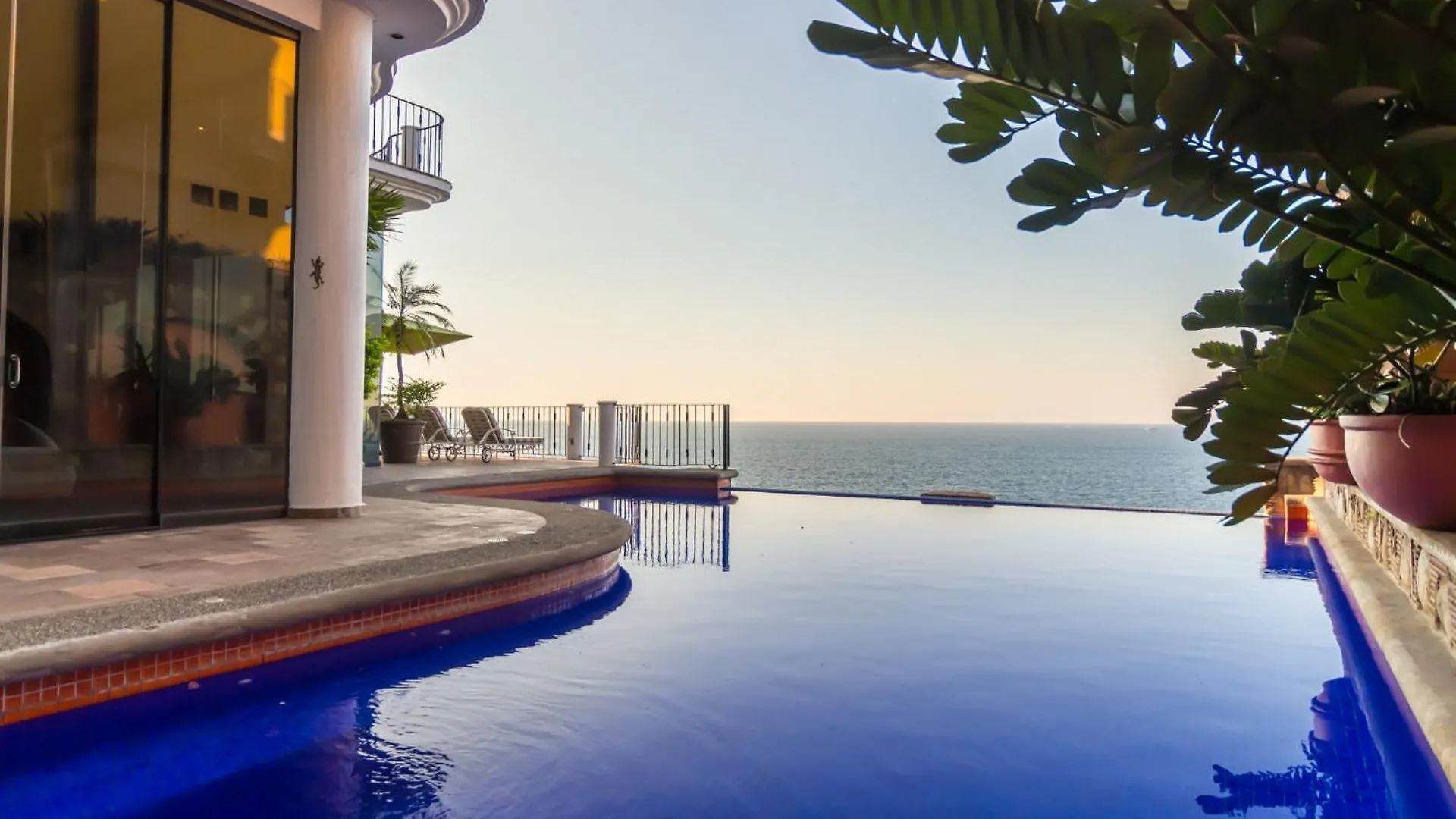 Ocean Front Villa*Beach*Heated Pools* Chef*Staff Πουέρτο Βαγιάρτα